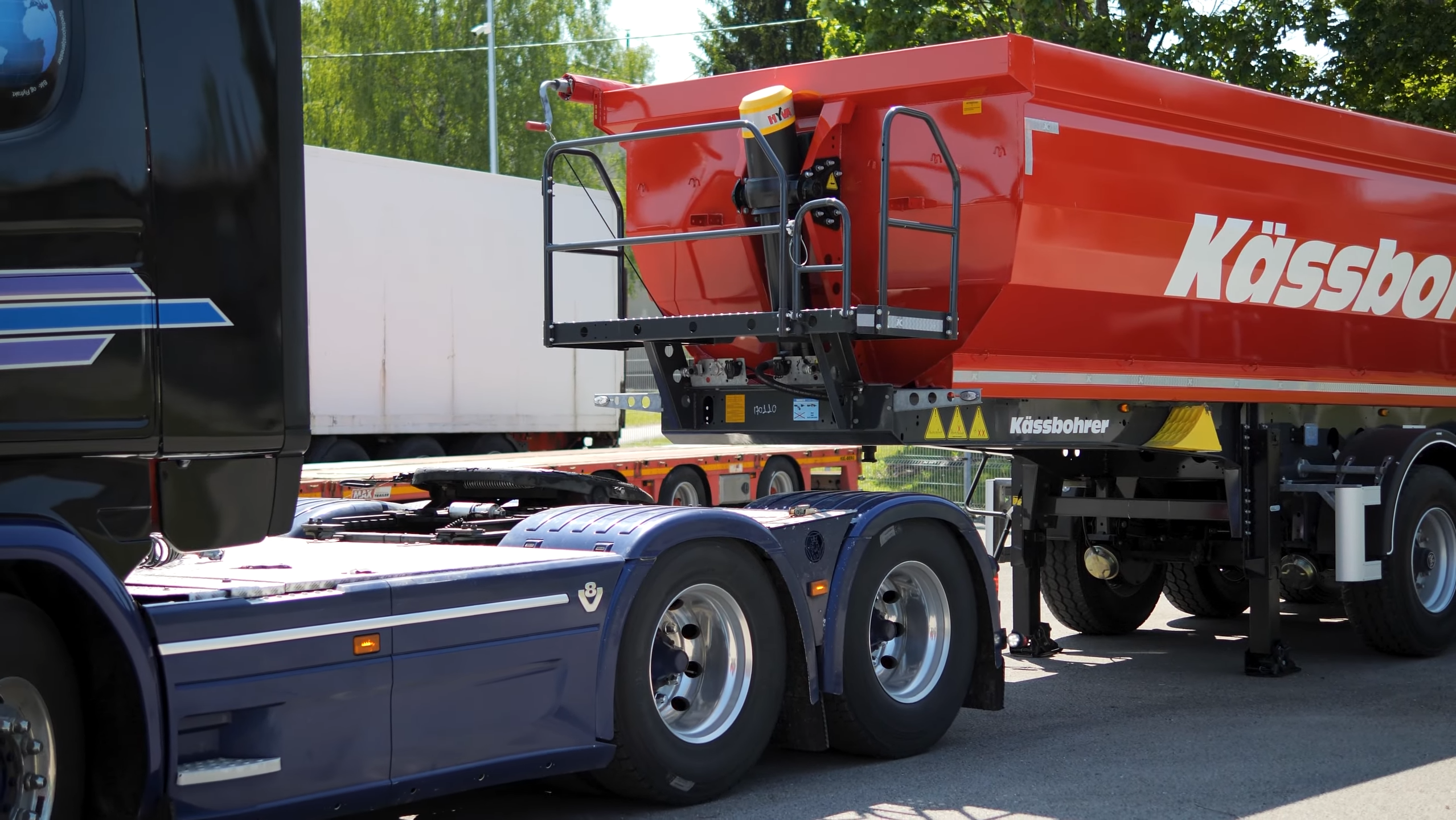 Грузовик проходит проверку в собственной мастерской в штаб-квартире компании Engeros Otepää OÜ.